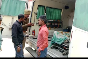 बलिया में दर्दनाक सड़क हादसा : ट्रक की टक्कर से युवक की मौत, साथी गंभीर रूप से घायल