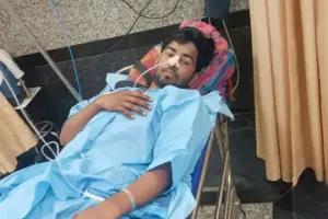 Ballia में इंस्टाग्राम स्टोरी विवाद में युवक पर चाकू से हमला, हालत गंभीर