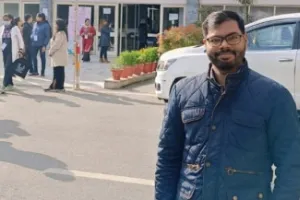 प्राथमिक विद्यालय से एम्स दिल्ली तक का सफर: बलिया के लाल डॉ. अमरेंद्र गुप्ता बने चिकित्सक, क्षेत्र में खुशी