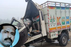 यूपी में गलत दिशा से आ रहे ट्रैक्टर-ट्रॉली की टक्कर से पिकअप चालक की मौत