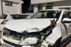 आजमगढ़ की सगड़ी सीट से सपा विधायक की फॉर्च्यूनर दुर्घटनाग्रस्त, सभी सवार सुरक्षित