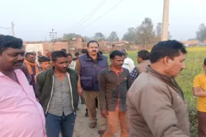 UP News: तालाब में मछली की जगह फंसा नवजात का शव, गांव में मचा हड़कंप