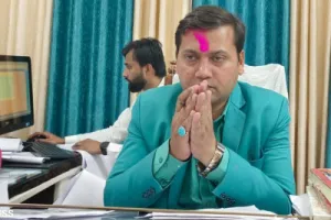 बलिया के 64 हजार कर्मचारियों व पेंशनरों को होली की सौगात, खातों में पहुंचे 200 करोड़ रुपये