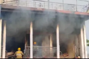 बलिया में भीषण आग : मां-बेटे की जिंदा जलकर मौत, पति घायल