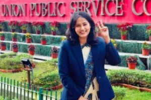 UPSC 2025 Result : 16वीं रैंक हासिल कर मोनिका श्रीवास्तव ने बढ़ाया बलिया का मान