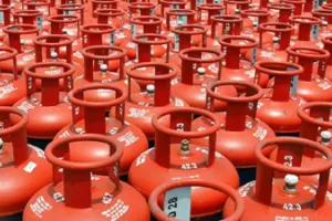 LPG Price Hike : रसोई गैस सिलेंडर हुआ महंगा, 60 रुपये की बढ़ोतरी; जानें दिल्ली-मुंबई समेत बड़े शहरों के नए रेट