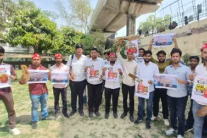 लखनऊ विश्वविद्यालय में गैस संकट को लेकर प्रदर्शन, छात्र सभा ने जताया विरोध