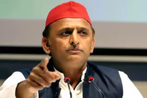 सपा को बदनाम करने वाले गाने पर दर्ज होगी प्राथमिकी : अखिलेश यादव