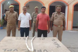 बलिया में हत्या के प्रयास के दो आरोपी गिरफ्तार, डंडे बरामद