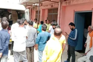 बलिया में पारिवारिक विवाद में महिला पर खौलता पानी फेंका, वाराणसी रेफर