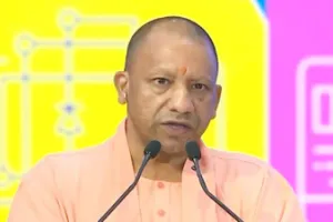 आजमगढ़ दौरे पर सीएम योगी का सपा पर हमला, बोले- विकास को सिर्फ सैफई तक सीमित रखती है पार्टी