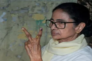 कोलकाता : पश्चिम बंगाल विधानसभा चुनाव में रिकॉर्ड मतदान, दूसरे चरण में 91.62% वोटिंग