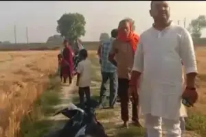 बलिया में दो बोरी गेहूं के विवाद में बेटे ने पिता की पीट-पीटकर हत्या की, मां गंभीर घायल