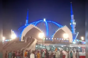 Bareilly News : उर्से ताजुश्शरिया का आगाज, परचम कुशाई के जुलूस के साथ पहुंचे अकीदतमंद