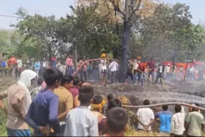 बलिया में सिलेंडर फटने से चार झोपड़ियां जलीं, 28 अप्रैल को बेटी की शादी वाले परिवार पर संकट