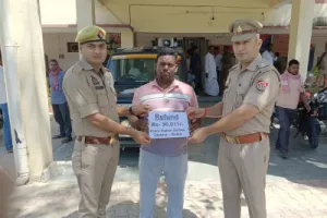 बलिया पुलिस ने साइबर ठगी के 30,011.18 रुपये कराए वापस, पीड़ित ने जताया आभार