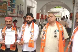 जौनपुर में निजी स्कूलों की मनमानी के विरोध में शिवसेना का ज्ञापन, कार्रवाई की मांग