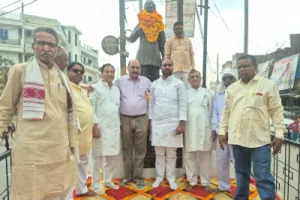 1857 क्रांति के महानायक मंगल पांडेय को बलिया में श्रद्धांजलि, शहादत दिवस पर किया नमन
