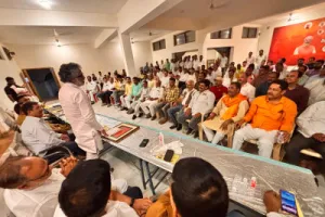 सांसद नीरज शेखर ने चंद्रशेखर हाफ मैराथन का लोगो लॉन्च किया, तैयारियों को अंतिम रूप