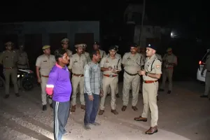 चुनावी रंजिश में पूर्व प्रधान के बेटों की फायरिंग, युवक गंभीर; जेएन मेडिकल कॉलेज में भर्ती