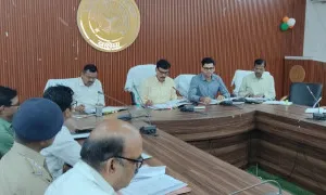 Ballia News : गंगा संरक्षण को लेकर डीएम सख्त, सिंगल यूज प्लास्टिक पर कार्रवाई के निर्देश