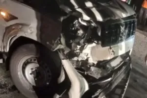 देवरिया में तेज रफ्तार कार की टक्कर से बाइक सवार दो युवकों की मौत, शादी का कार्ड बांटकर लौट रहे थे