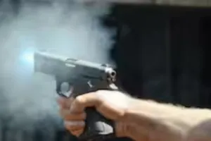 मथुरा : BJP नेता के घर गोलीबारी मामले में दो आरोपी गिरफ्तार, मुठभेड़ में एक घायल