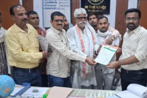 बलिया में गेहूं क्रय केंद्रों के संचालन को लेकर कांग्रेस ने उठाई मांग