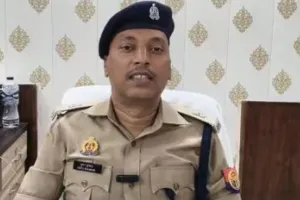 बलिया में गोवंश तस्करी से अर्जित संपत्ति जब्त, दो पिकअप वाहन सीज