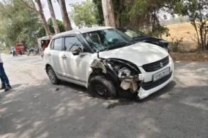 Ballia News : कार और बाइक की आमने-सामने टक्कर, युवक की मौत