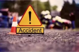 टैंकर की टक्कर से दंपति और बेटे की मौत, चालक फरार