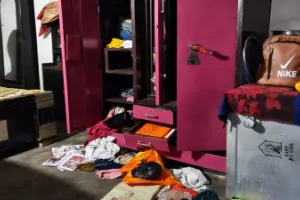 Barabanki Crime News : बाराबंकी में लाखों की चोरी से दहशत, घर से जेवर और नकदी पार; सीसीटीवी में कैद हुए संदिग्ध युवक