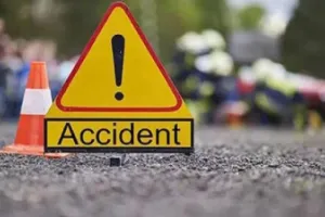 UP: शाहजहांपुर में भीषण सड़क हादसा, डंपर-ऑटो की टक्कर में तीन की मौत