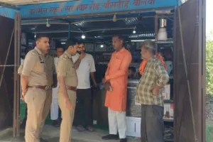 Ballia Crime News : इलेक्ट्रॉनिक दुकान में नकब लगाकर लाखों की चोरी, जांच में जुटी पुलिस