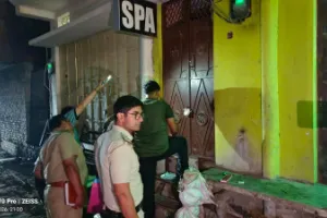बलिया के स्पा सेंटर पर दिल्ली पुलिस की छापेमारी, सात नाबालिग समेत आठ लड़कियां बरामद