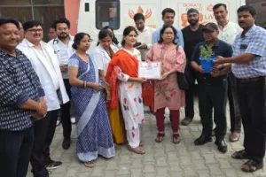 बलिया में विश्व रेडक्रॉस दिवस पर रक्तदान शिविर आयोजित, 11 लोगों ने किया रक्तदान