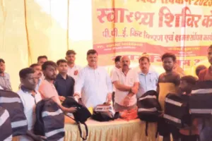 अयोध्या में श्रद्धालुओं के लिए ओआरएस वितरण अभियान शुरू