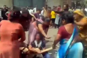 महाराष्ट्र में हैवानियत की हदें पार: महिलाओं को अर्धनग्न कर निकाला जुलूस, वीडियो वायरल