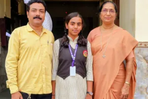 Ballia News : होली क्रॉस स्कूल की छात्रा एंद्री कुमार ने ICSE में 98% अंक हासिल किए