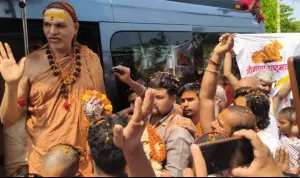 बलिया पहुंचे ज्योतिषपीठाधीश्वर स्वामी अविमुक्तेश्वरानंद सरस्वती, गौ रक्षा का दिया संदेश
