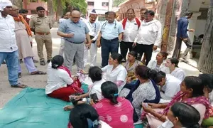 जिला अस्पताल में नर्स से मारपीट पर हंगामा, नर्सों ने किया कार्य बहिष्कार