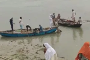 Ballia News : सरयू नदी में नहाते समय युवक डूबा, तलाश जारी
