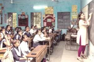 UP News: शिक्षकों के तबादलों पर बड़ा फैसला, हाईकोर्ट के निर्देश के बाद डीएम को भेजा गया पत्र