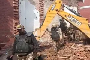 वाराणसी में दालमंडी पुनर्विकास परियोजना तेज: 12 और मकान ध्वस्त, अब तक 132 भवन हटाए गए