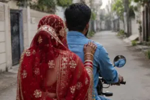 हरदोई में विवाहिता प्रेमी संग लापता, पति की शिकायत पर मुकदमा दर्ज