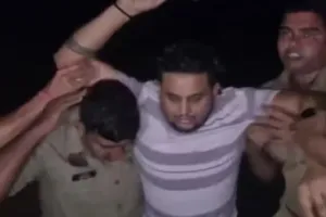 Firozabad Crime News :  शादी से इनकार पर डेढ़ साल के मासूम की हत्या, पुलिस मुठभेड़ में आरोपी गिरफ्तार