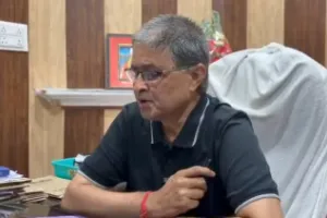 Ballia News : अविनाश प्रजापति की मौत पर CMO का बयान, कहा- ट्रॉमा सेंटर में चार डॉक्टरों ने किया था परीक्षण