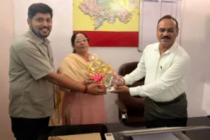 Ballia News : सीमा वर्मा ने संभाला औषधि निरीक्षक का कार्यभार, बनीं बलिया की पहली महिला ड्रग इंस्पेक्टर