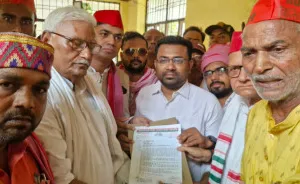 Ballia News : जनसमस्याओं को लेकर सपा का तहसील मुख्यालय पर प्रदर्शन, सौंपा 9 सूत्रीय ज्ञापन