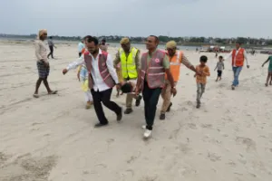 Ballia News: बाढ़ से निपटने की तैयारी तेज, पांच तहसीलों में प्रशासन ने किया मॉक ड्रिल